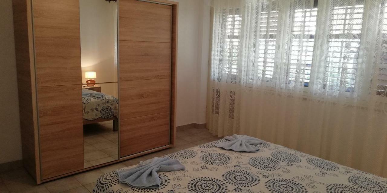 Apartments&Rooms Miro Sea View - Near Beach Sumartin Kültér fotó