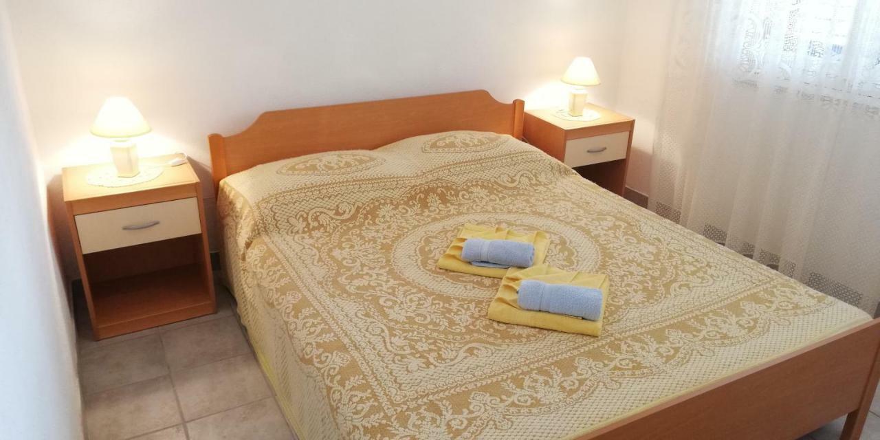 Apartments&Rooms Miro Sea View - Near Beach Sumartin Kültér fotó