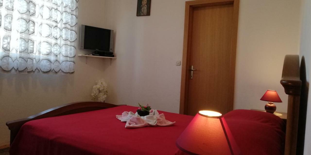 Apartments&Rooms Miro Sea View - Near Beach Sumartin Kültér fotó