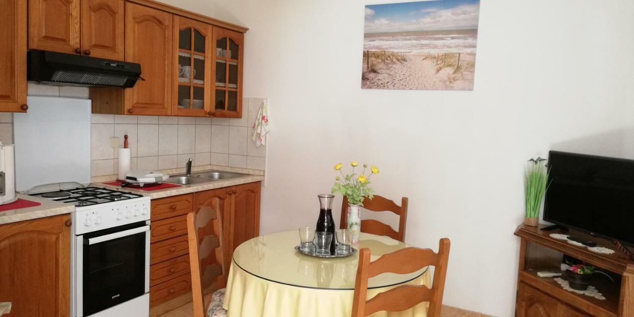 Apartments&Rooms Miro Sea View - Near Beach Sumartin Kültér fotó